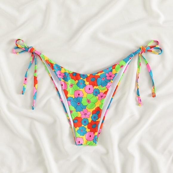 Floral Bikini Set - Picture 5 of 7